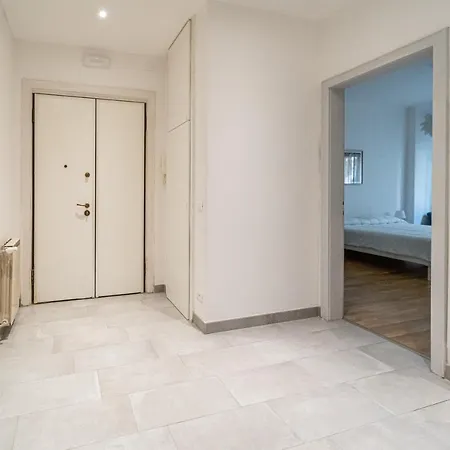 Modern & Central Apt - W/ Balcony Trieste
