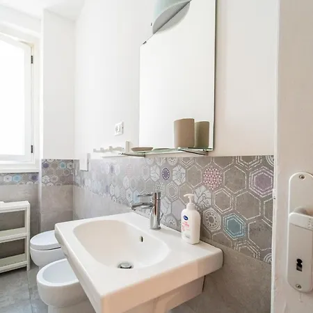 Modern & Central Apt - W/ Balcony Apartment Trieste