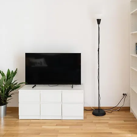 Modern & Central Apt - W/ Balcony Trieste