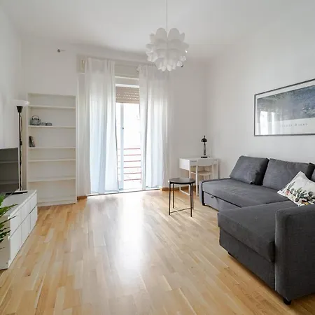 Apartment Modern & Central Apt - W/ Balcony *